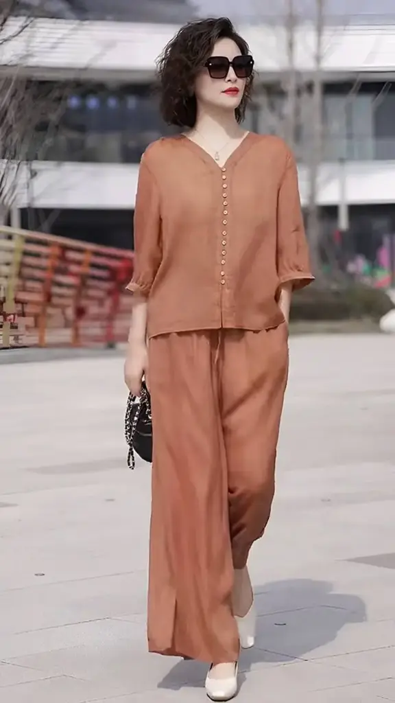 Trendy Summer Printed Tracksuit For Girls & Women's - Soft & Comfortable Fabric T Shirt & Trouser Printed Tracksuit - Stay Stylish And Comfy With A Maroon Printed Tracksuit